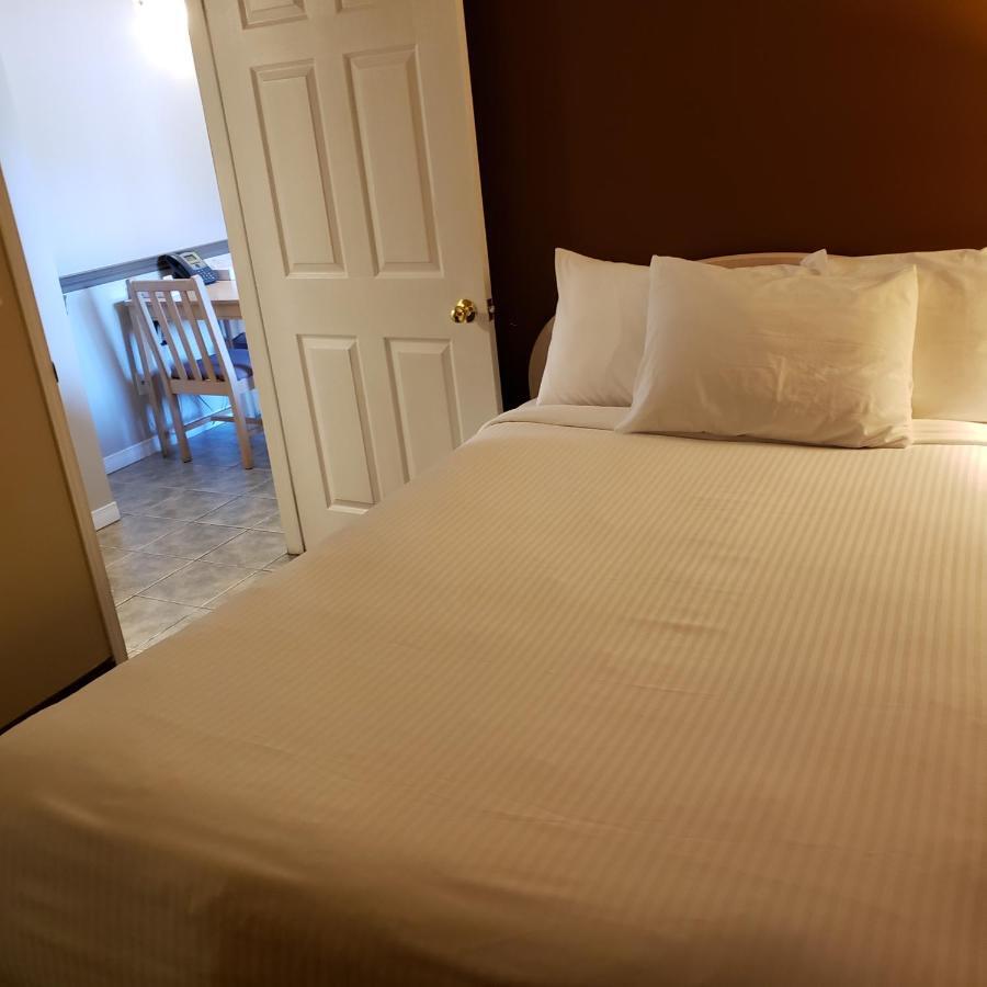 Shemron Suites Hotel Deep River Экстерьер фото
